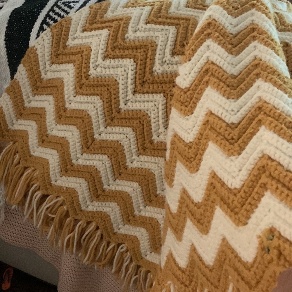 ‘ONE DAY SALE! GRANNY CORE’ URBAN OUTFITTERS Inspired Crochet Chevron Afghan